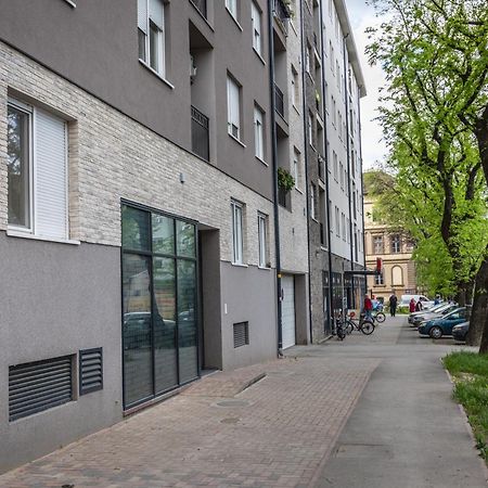 Black & White Apartment 수보티차 외부 사진