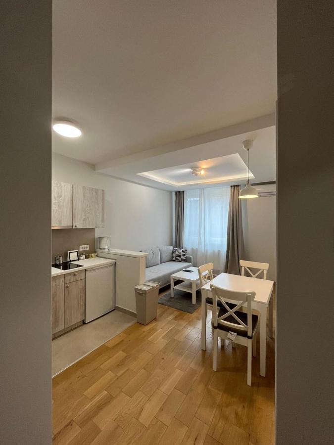 Black & White Apartment 수보티차 외부 사진