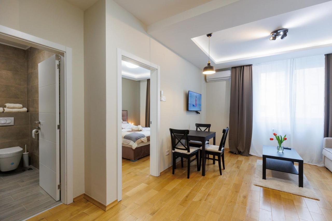 Black & White Apartment 수보티차 외부 사진