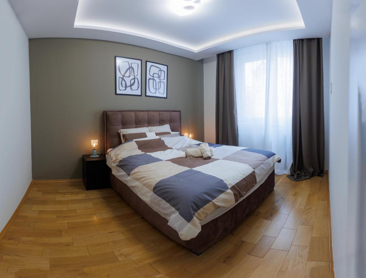 Black & White Apartment 수보티차 외부 사진