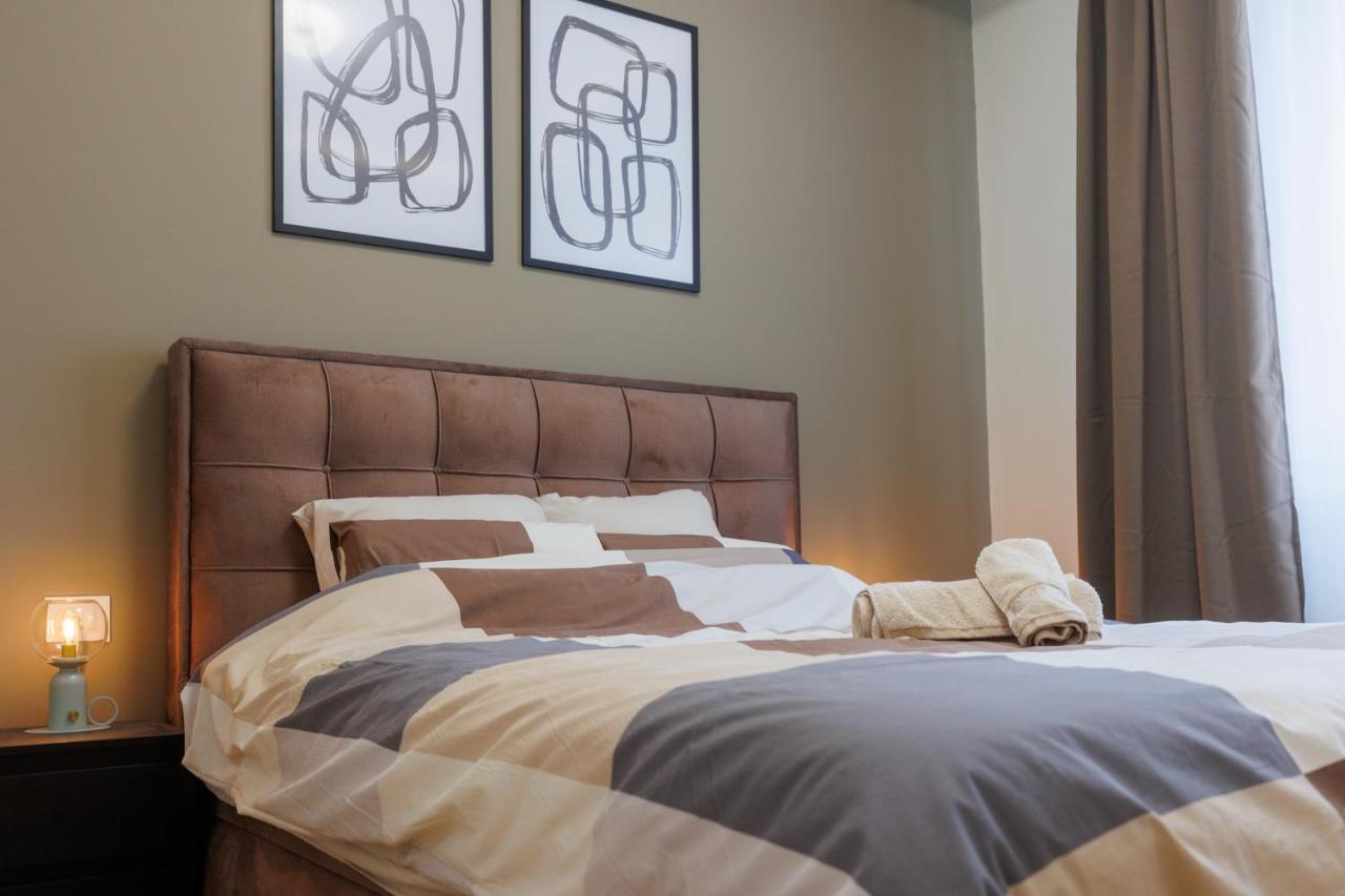 Black & White Apartment 수보티차 외부 사진
