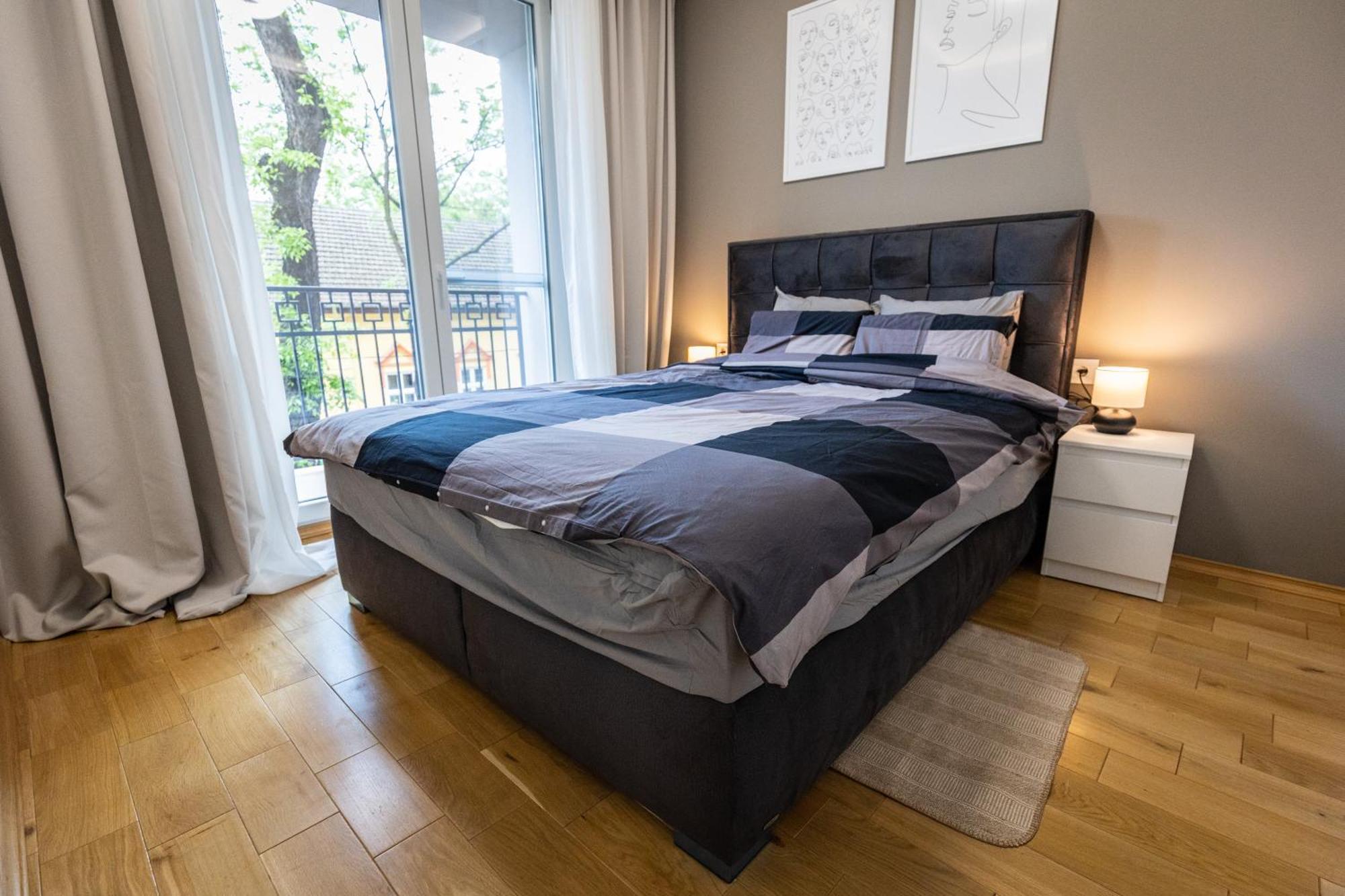 Black & White Apartment 수보티차 외부 사진